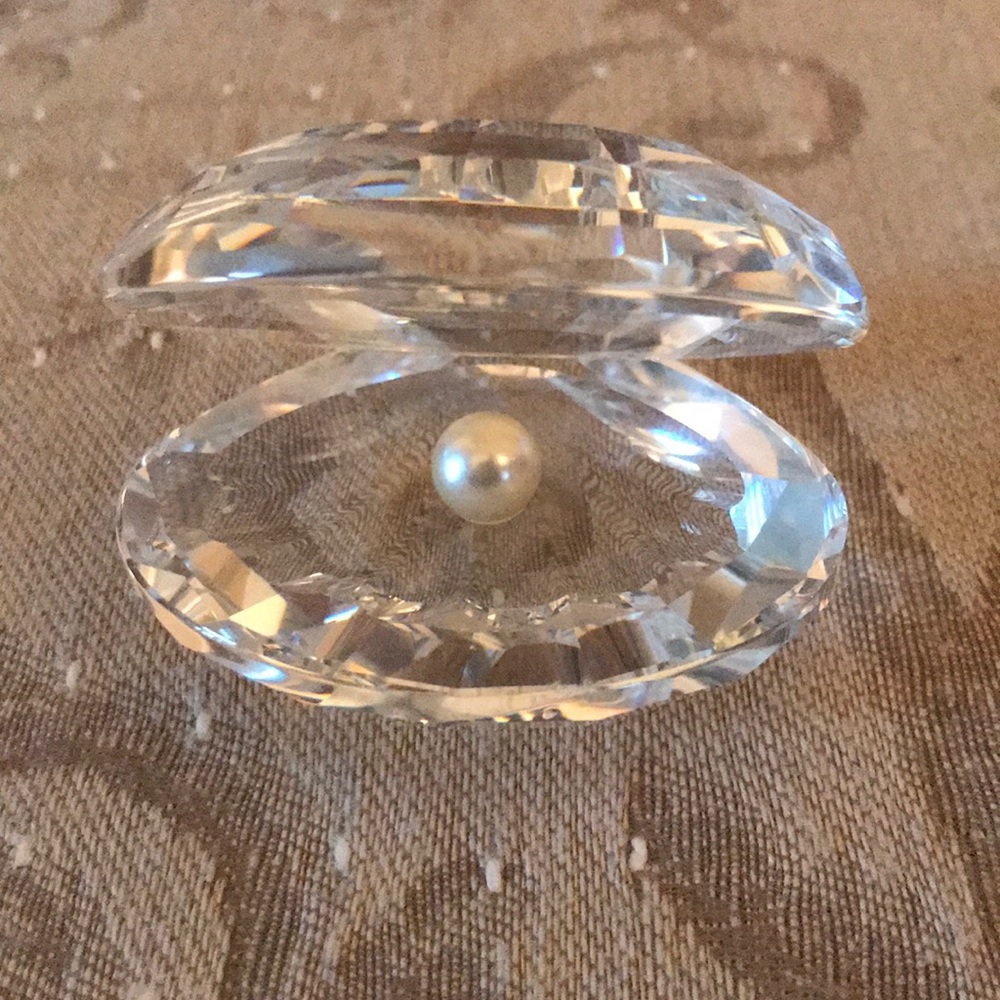 Swarovski Clam with Pearl